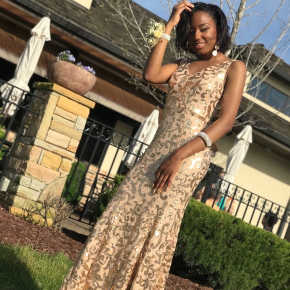 City Triangles Dresses & Skirts - Gold / nude prom dress w/ sequins